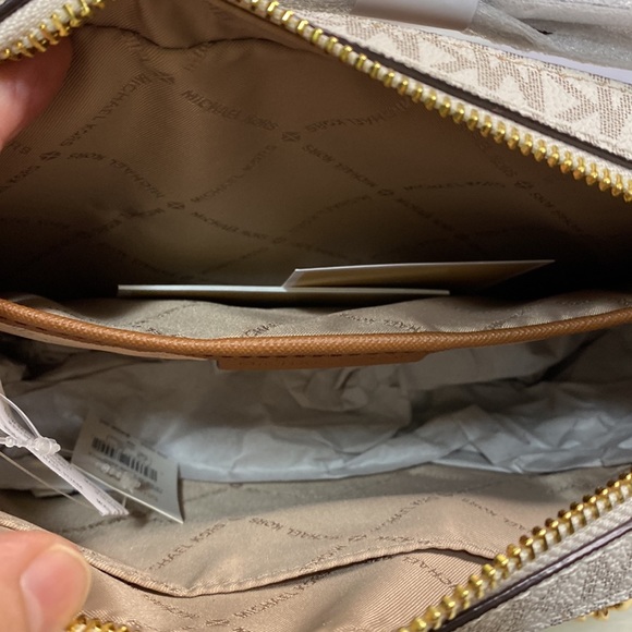 SOLD Michael Kors chain Crossbody - Picture 6 of 9